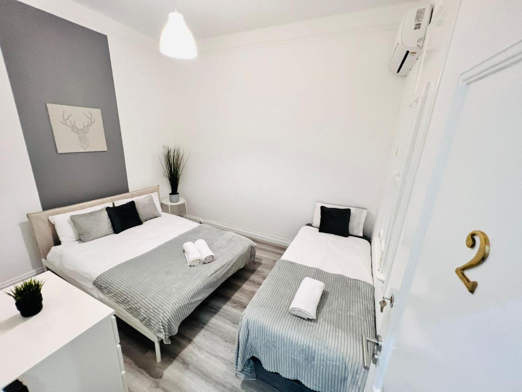 Hostel Rooms, Location For Tourists